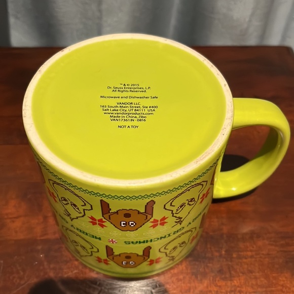 LARGE Dr Seuss Merry Grinchmas Mug Grinch & Dog 2015 - Picture 7 of 9